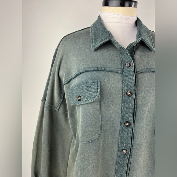 💚 2888. Terry Button Front Shacket - Picture 4 of 7